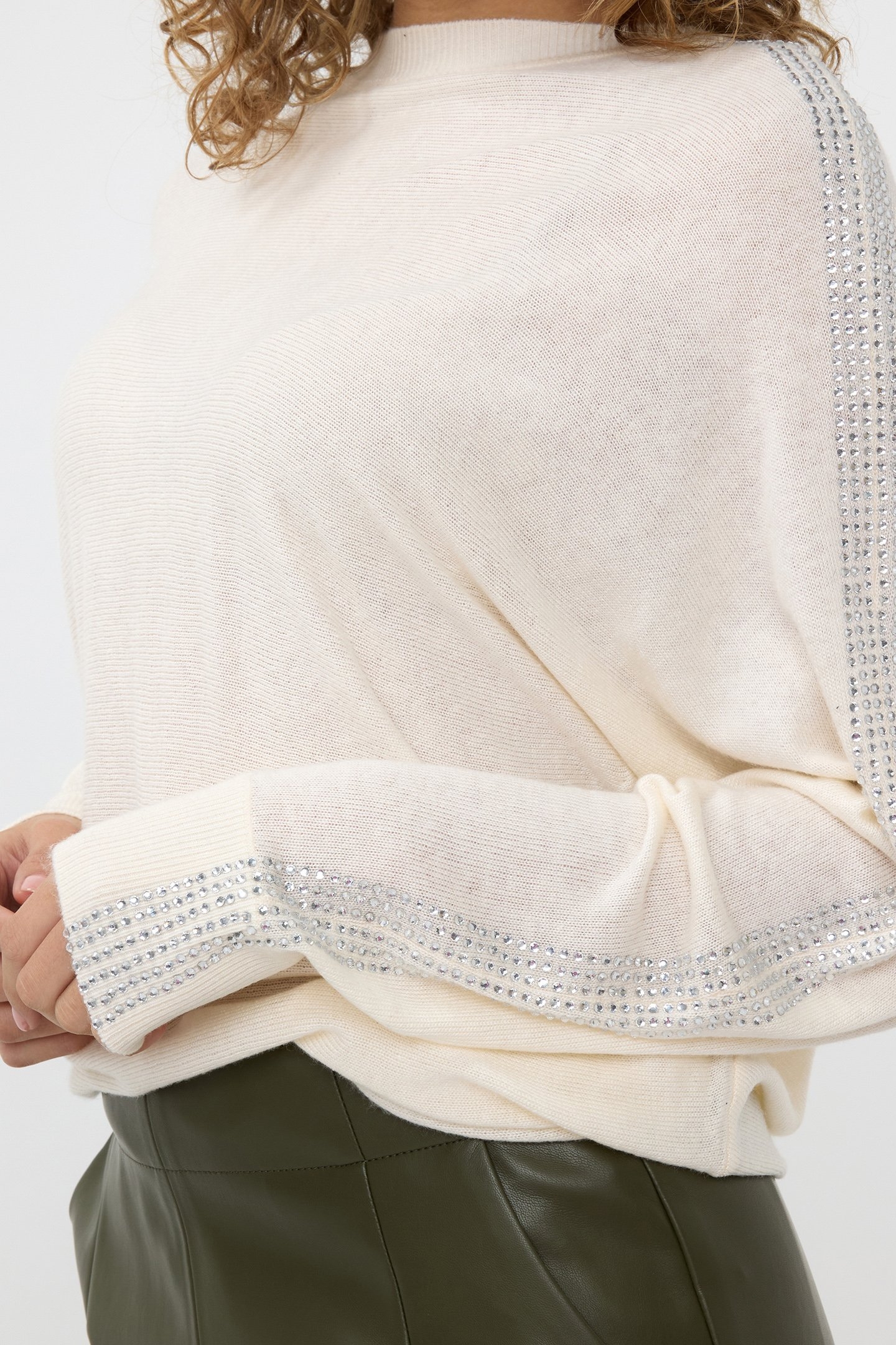 SWEATER SLEEVE STUDS BEIGE 6