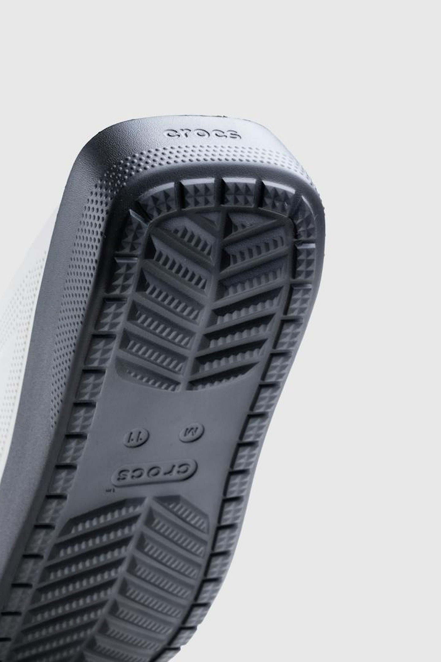 CROCS – BLUNT TOE BLOCKED CHALK 5