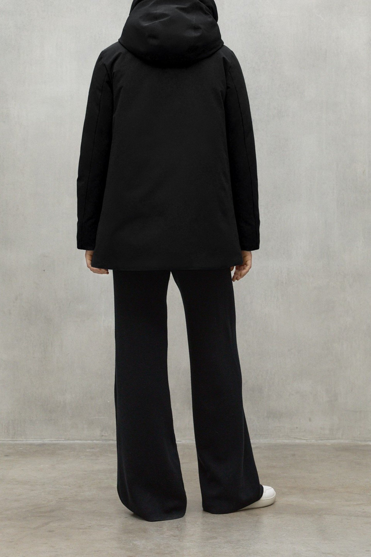 MAKALUALF SHORT JACKET BLACK 3