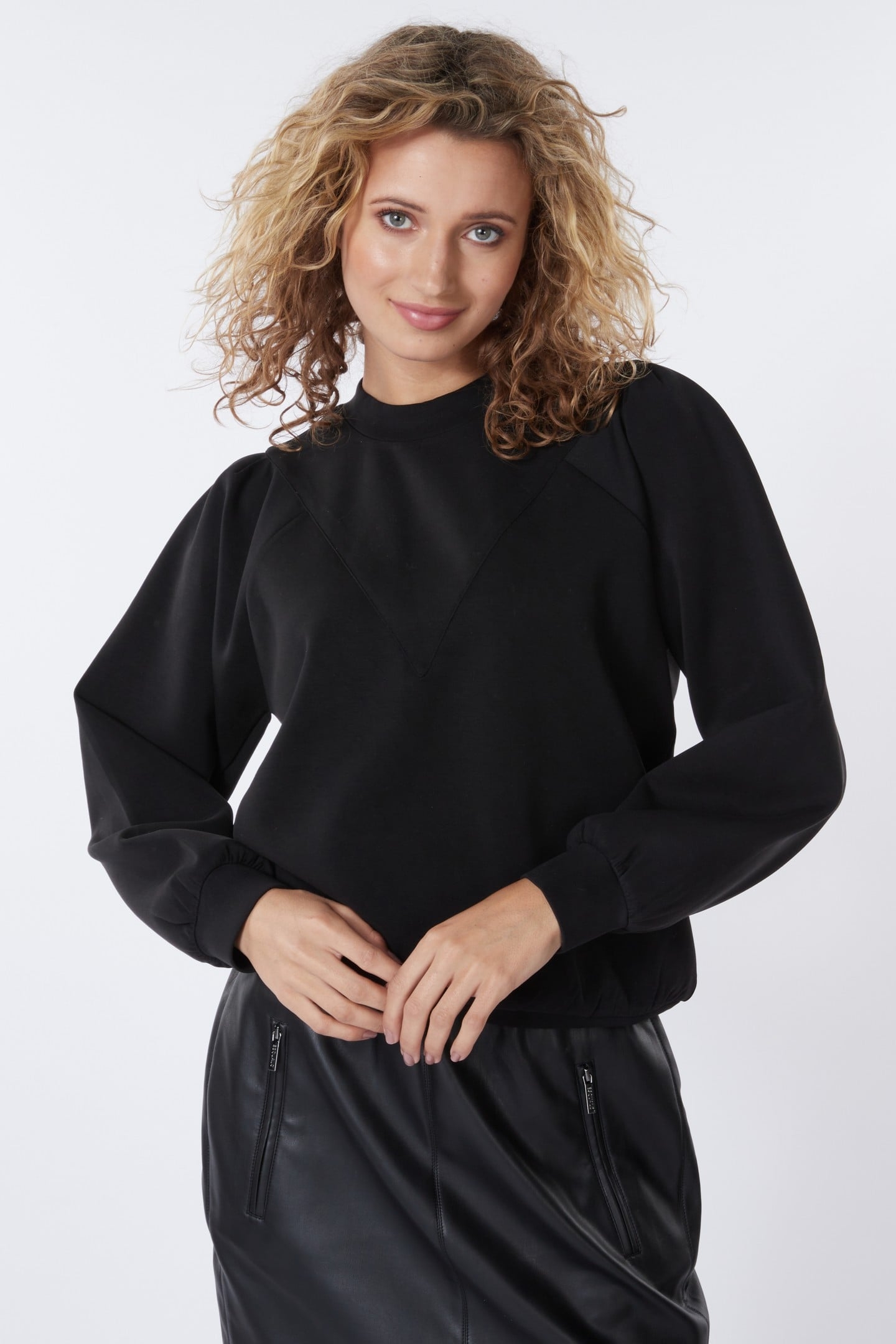 SWEATER GATHERING MODAL BLACK 3