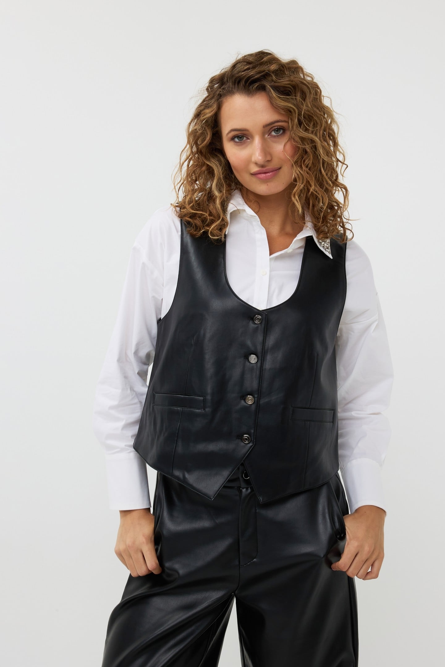 GILET SHORT VEGAN LEATHER BLACK 2