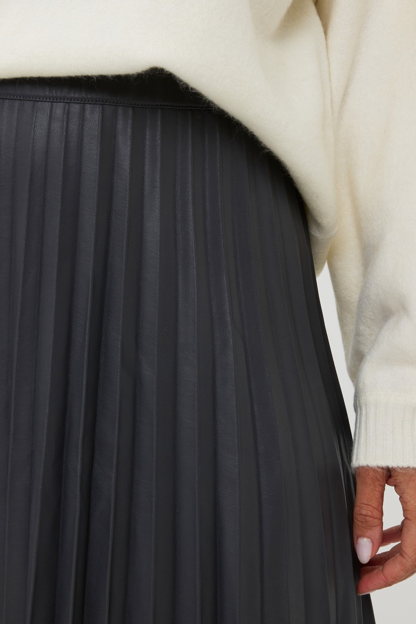 SKIRT PLISSE VEGAN LEATHER GREY 3