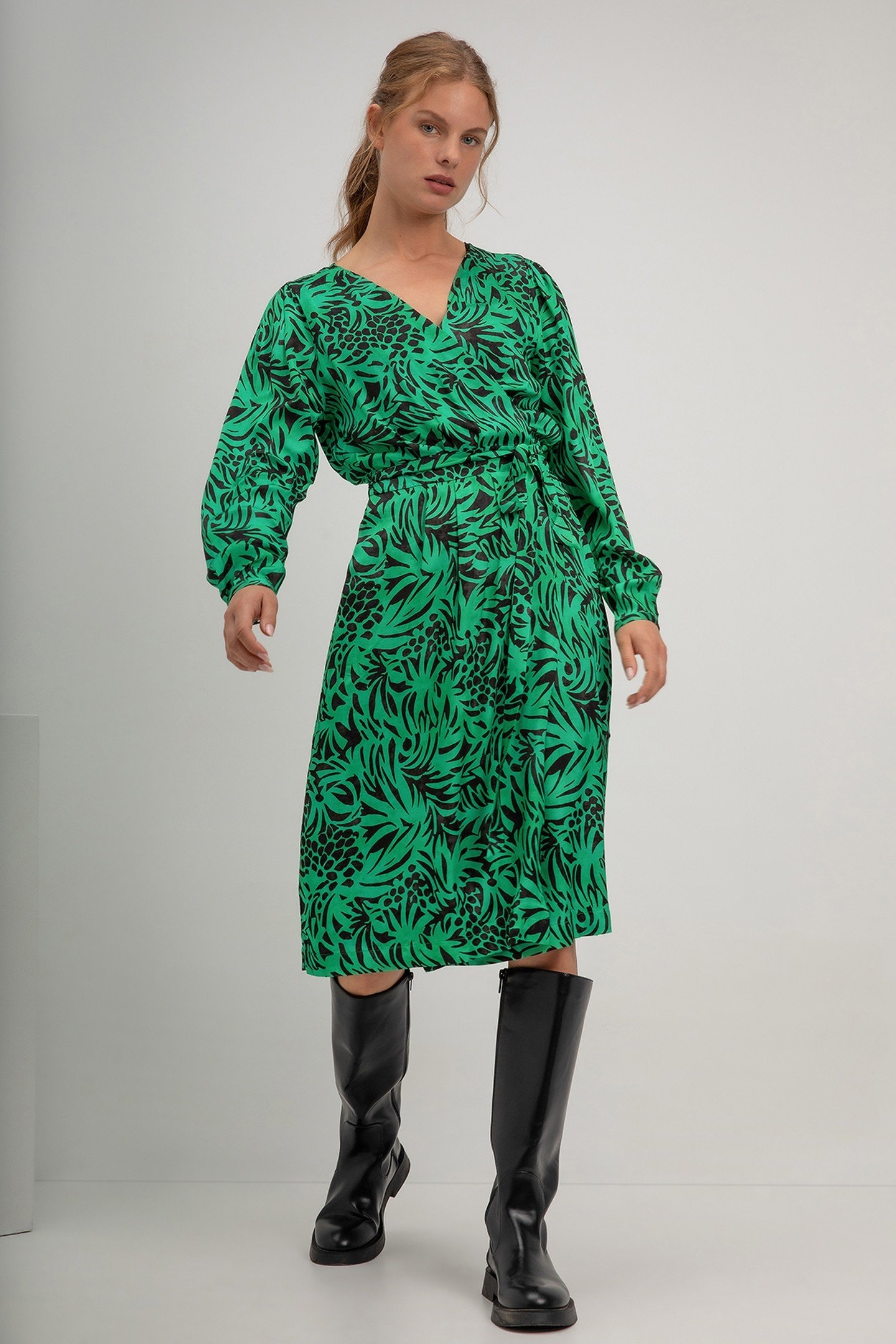 SAFIRA DRESS PARROT GREEN PRINT 1