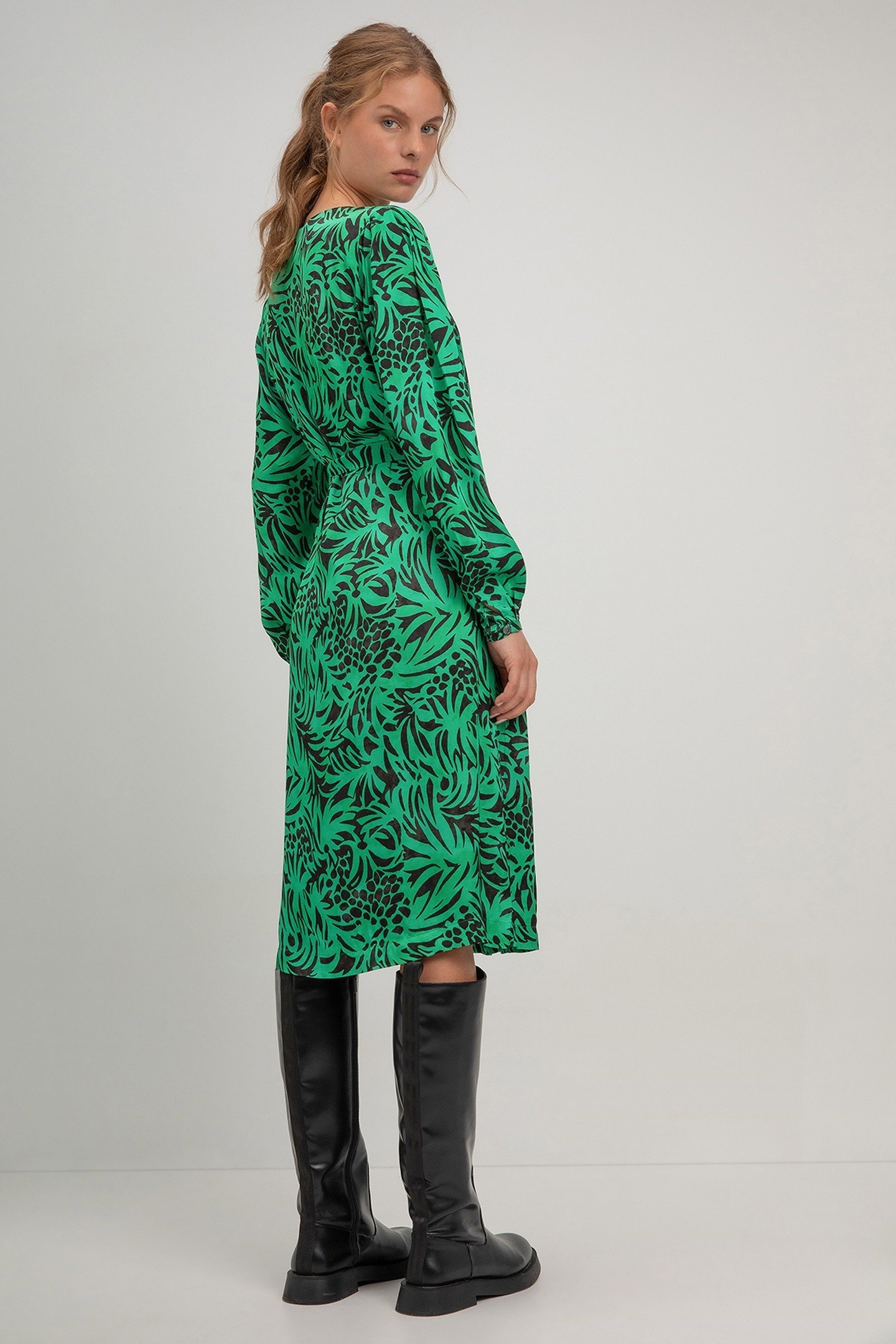 SAFIRA DRESS PARROT GREEN PRINT 2