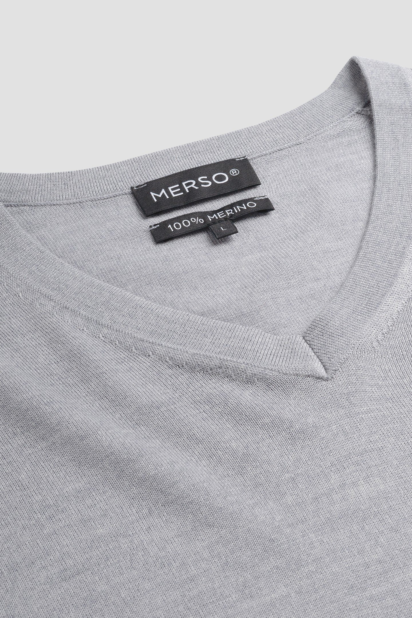 V NECK100% MERINO MOONSTONE GREY 4