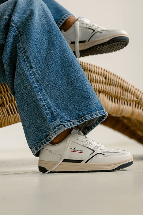 THE PLAYER WHITE WHITE 4