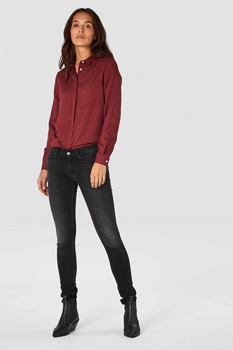 JUNO BLACK WORN IN 2