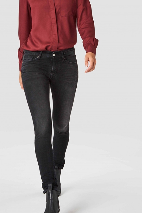 JUNO BLACK WORN IN 1