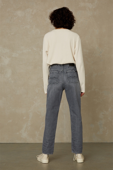 CAROLINE CROPPED CLEAN CARSON FLINTSTONE GREY WORN 3