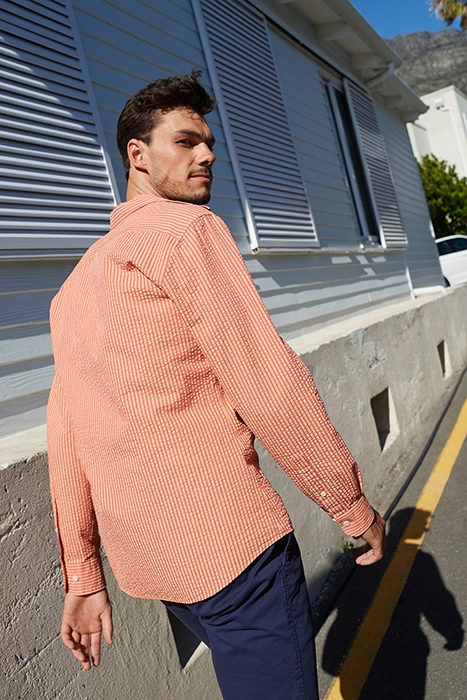 SHAWN SEERSUCKER SHIRT TANDORI SPICE BROWN 7