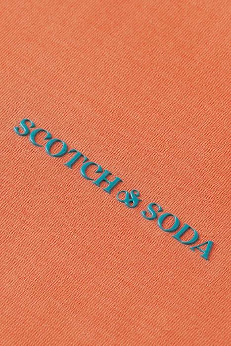 UNISEX CREWNECK TEE IN ORGANIC COTTON HIBISCUS 3