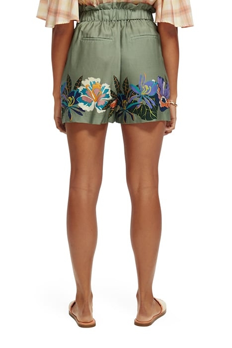 HIGH RISE PRINTED TENCEL TENNIS SHORTS GREEN TENNIS AOP 3