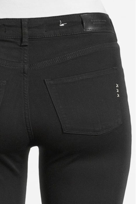 ESSENTIALS - HAUT - STAY BLACK 5