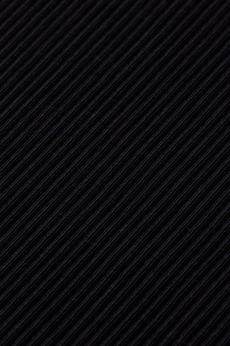 HIGH-NECK FITTED LONG-SLEEVED T-SHIRT BLACK 3