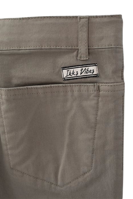 CHINO VERT WAITER SHORTS 5