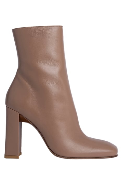 ELLIOT NUDE LEATHER 1