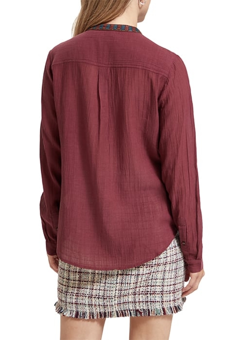 COLLARLESS SHIRT WITH A NECK AND PLACKET TRIM BORDEAUX 2