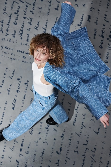 VAN ROPE LETTER BLUE 4