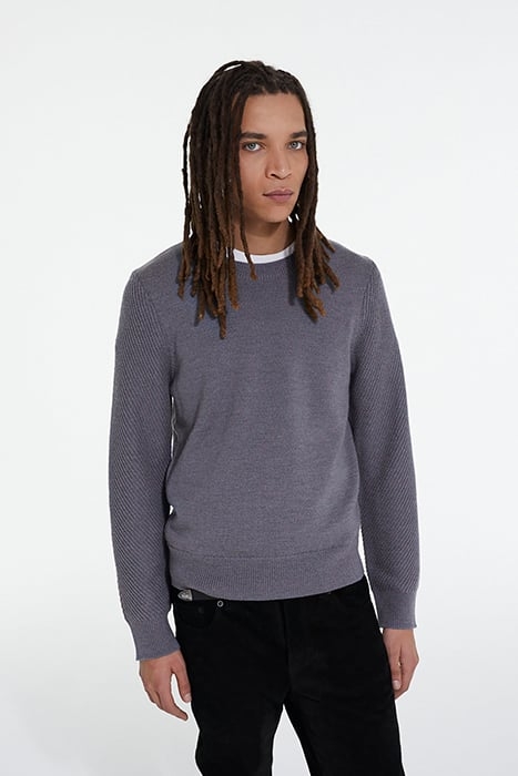 ROUND NECK SWEATER WITH POINT DETAILS ON THE SIDE MIDDLE GRE 1