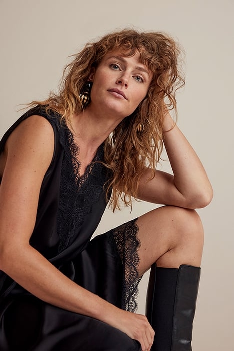 DRESS SILKY SATIN BLACK 4