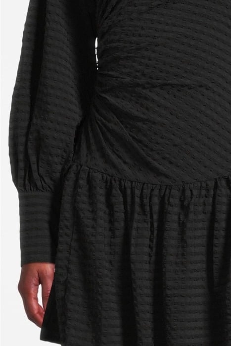 STRETCH SEERSUCKER GATHERED MINI DRESS BLACK 4