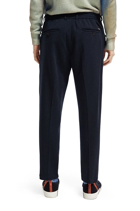 THE FINCH - REGULAR TAPERED-FIT KNITTED JOGGER NIGHT 2