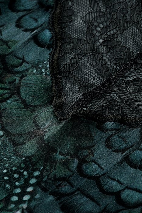 CAMISOLE WITH LACE DETAIL FEATHER BOTTLE GREEN 7