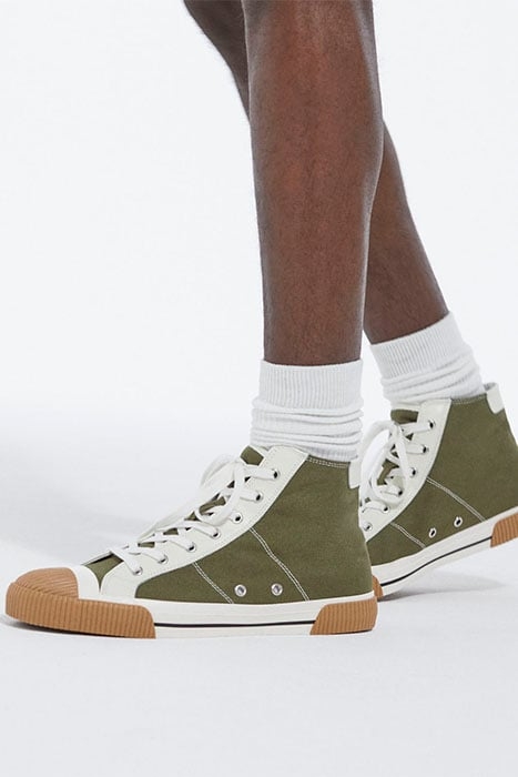 BASKETS MONTANTES EN CANVAS AVEC EMPIECEMENTS CUIR KAKI 2