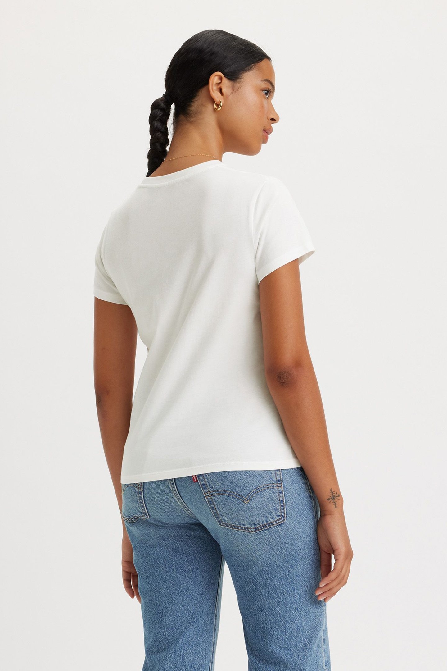 THE PERFECT TEE BW SMALLER ISABEL CLOUD 2