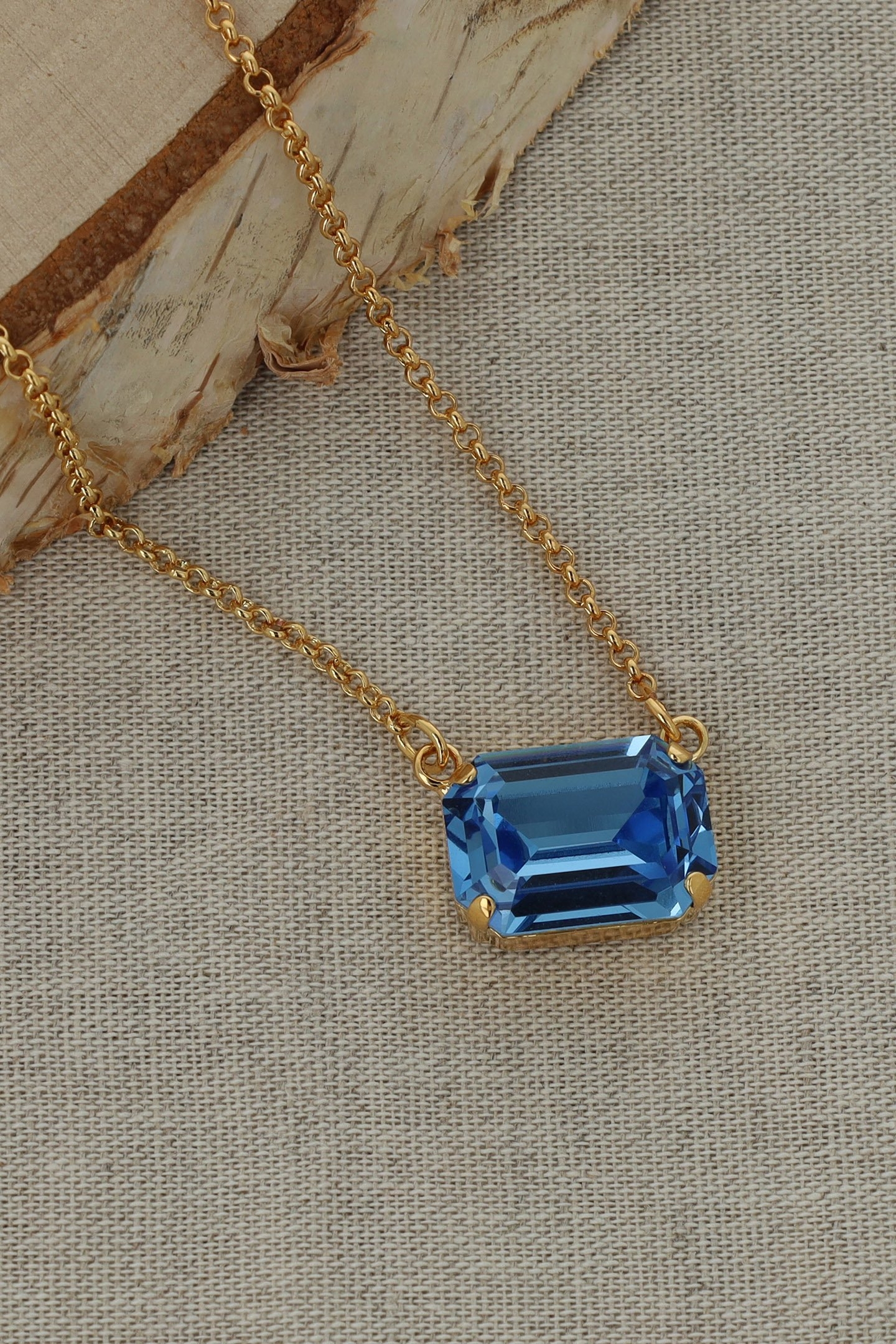 LADY DI NECKLACE LIGHT SAPPHIRE 4