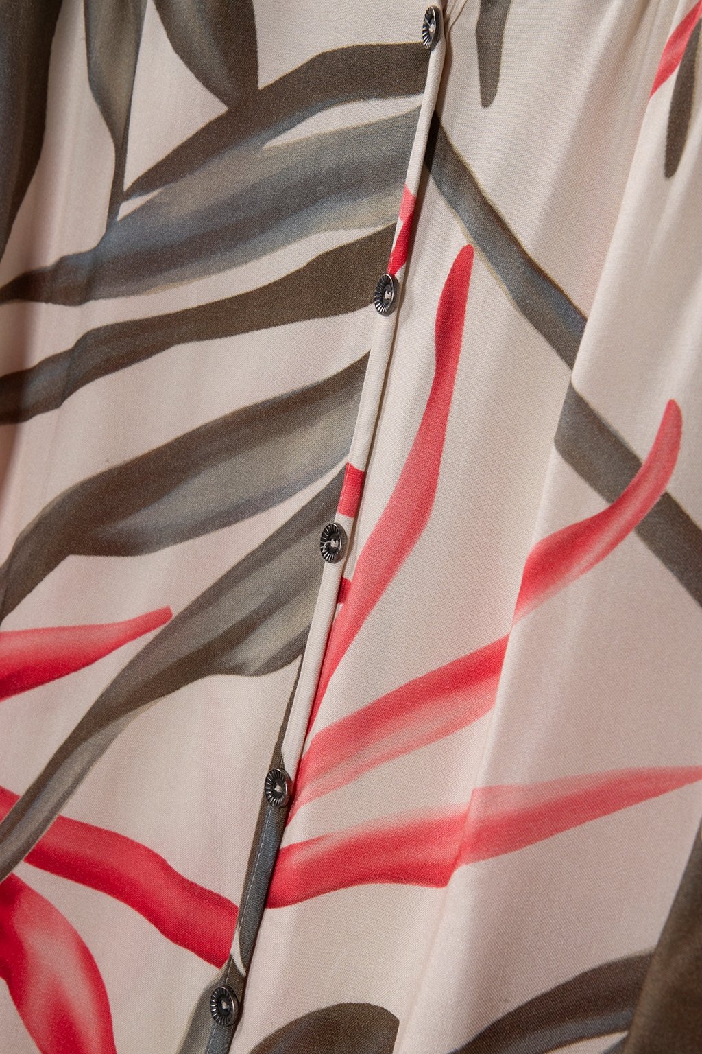 SHORT SLEEVE BLOUSE CARRY OFFWHITE WITH YUCCA PRINT 4