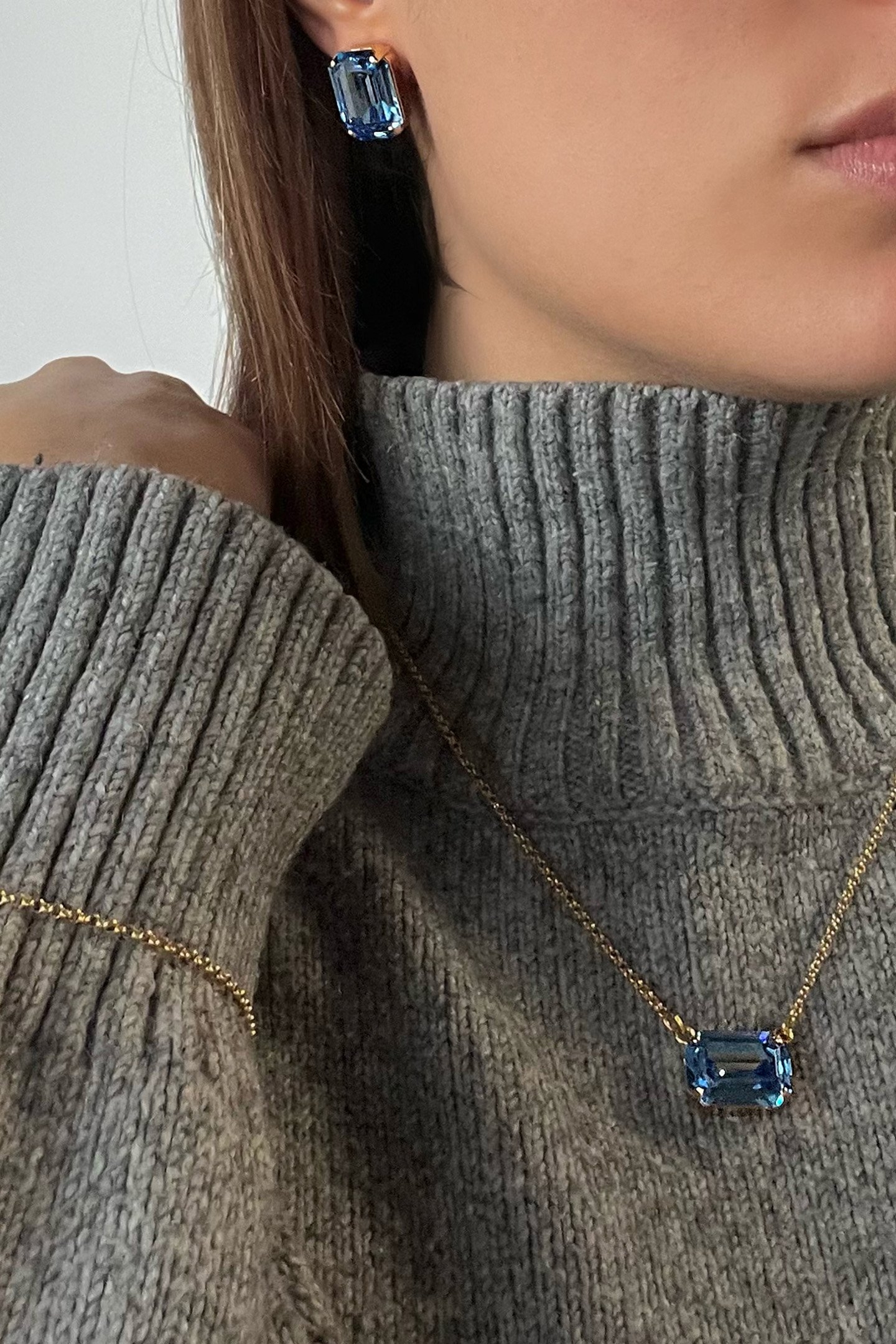 LADY DI NECKLACE LIGHT SAPPHIRE 2