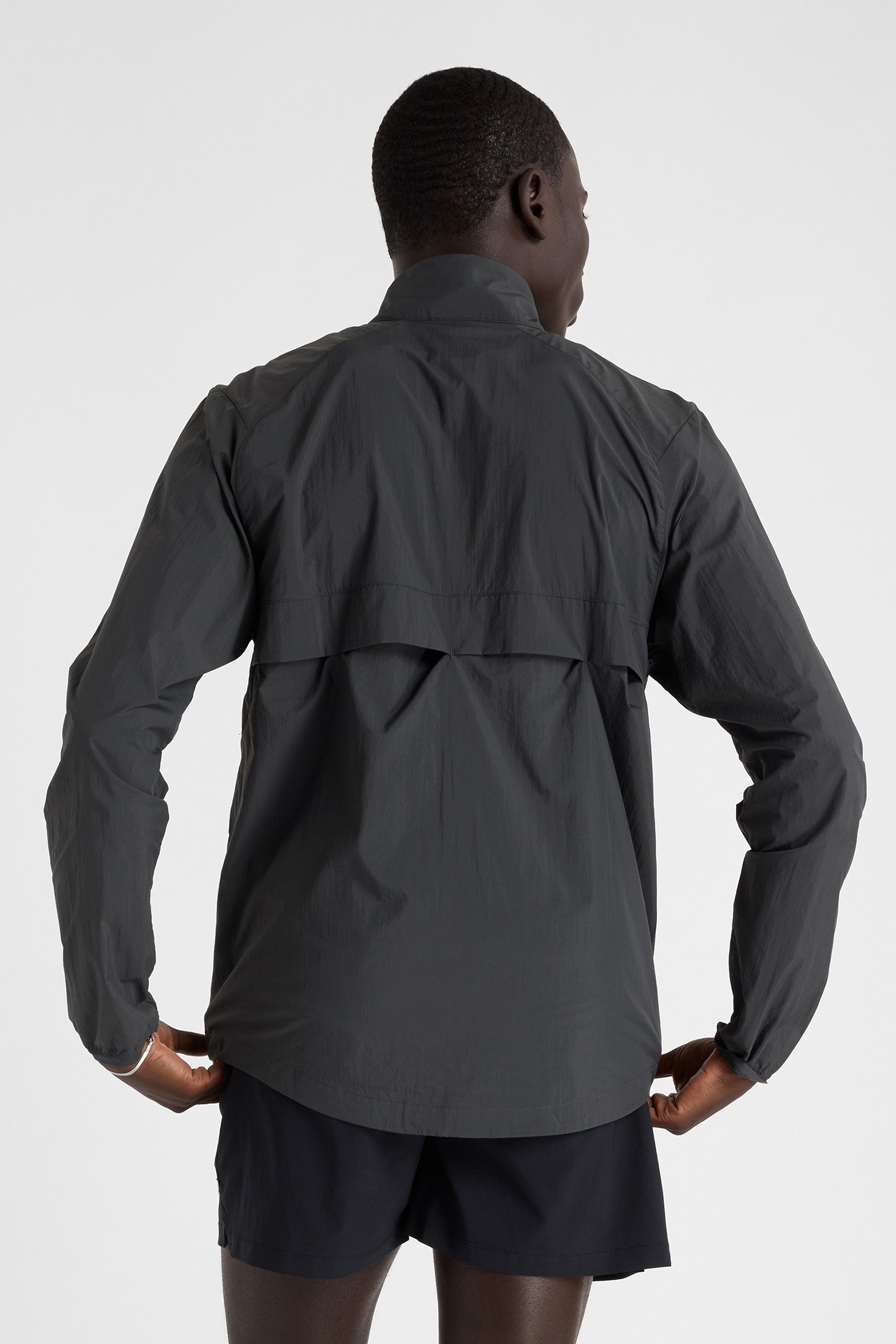 REFLECTIVE PACKABLE JACKET IN BLACK 2