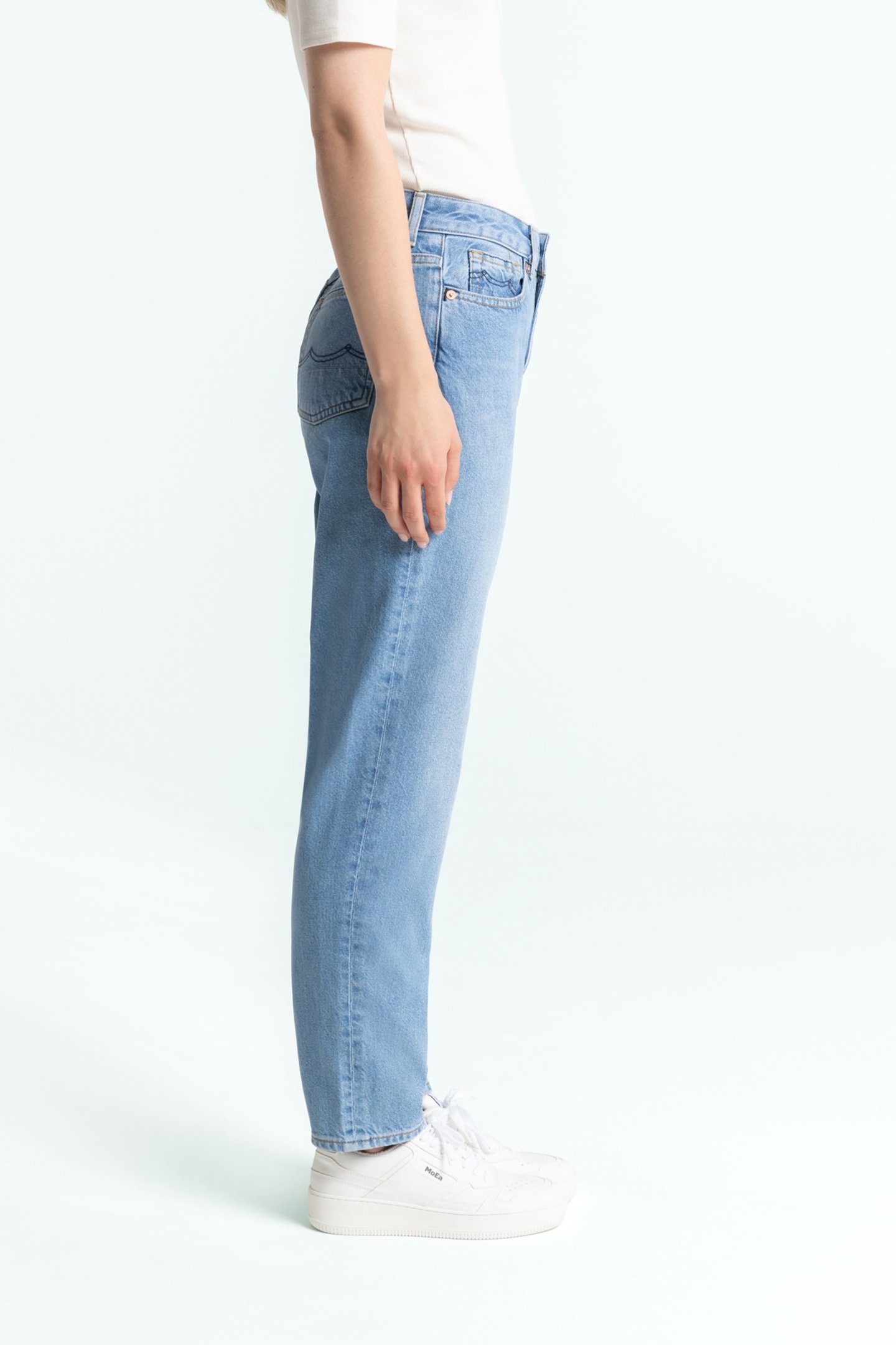 CAROLINE CROPPED SANIBEL LIGHT 3