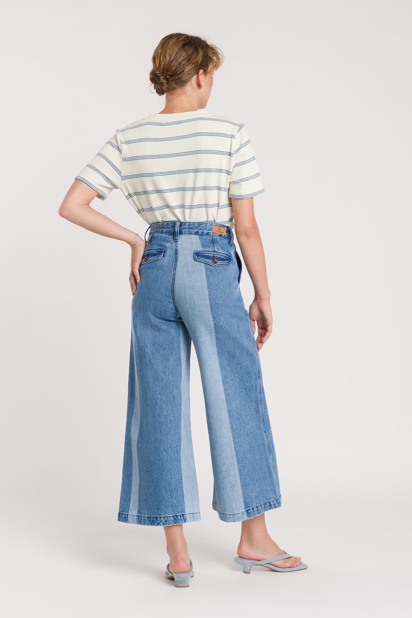 LILIBET CROPPED BLUE REEF PANEL 2