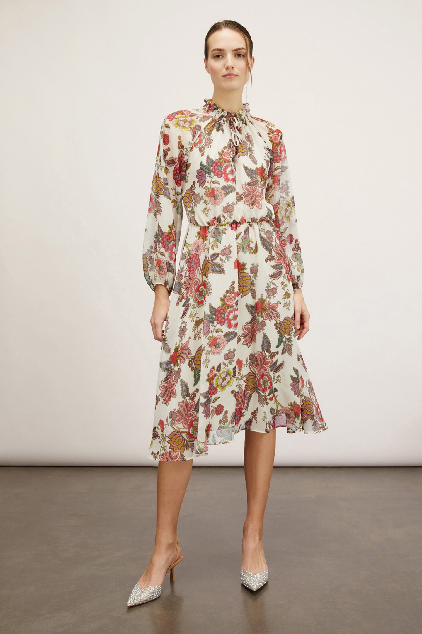 INDIAN FLOWER PATTERNED LONG-SLEEVED DRESS WHITE 1