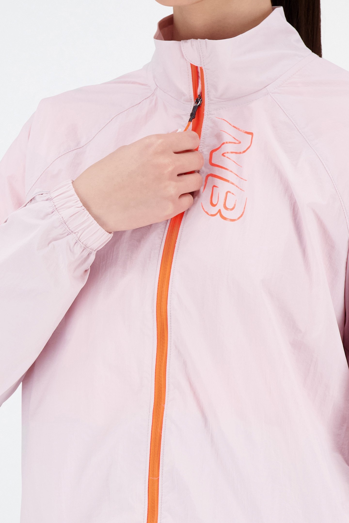 RUN LIGHT PACK JACKET IN PINK 5