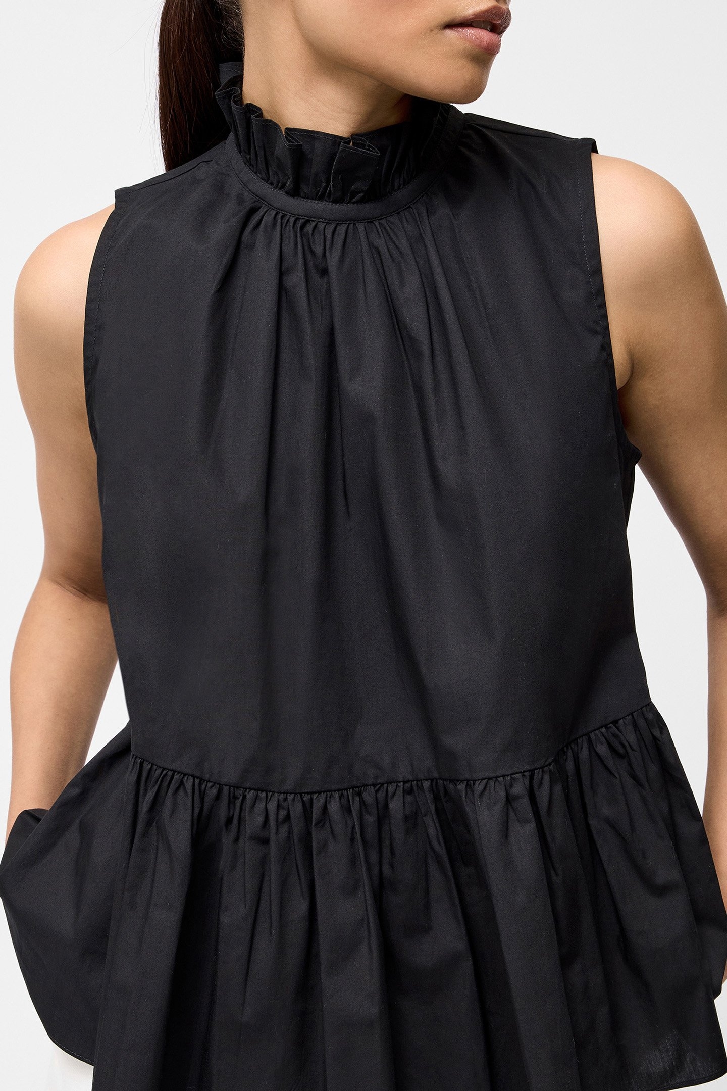 HIGH NECK SLEEVELESS POPLIN TOP BLACK 4
