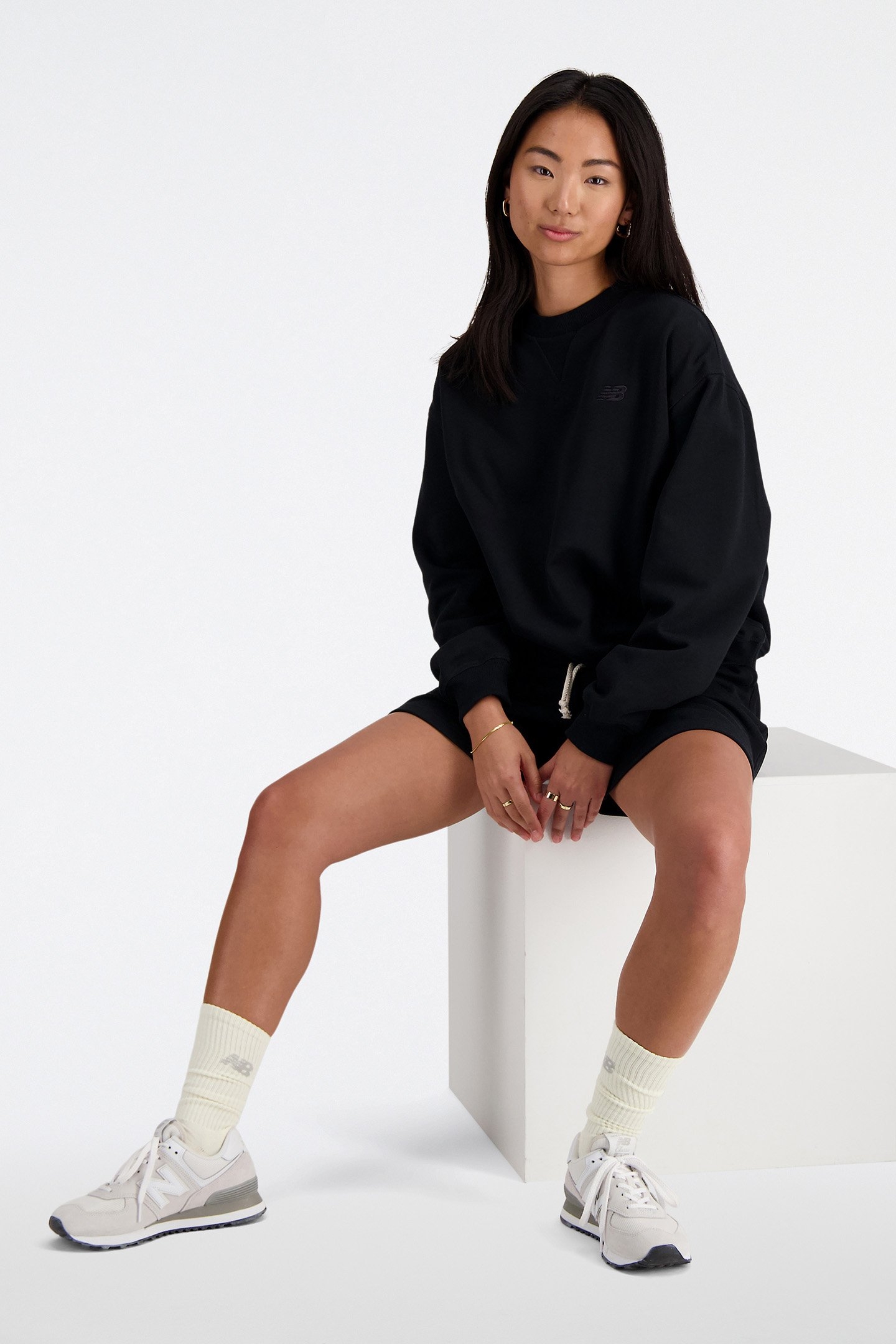 ATHLETICS SWEATSHIRT IN BLACK 5