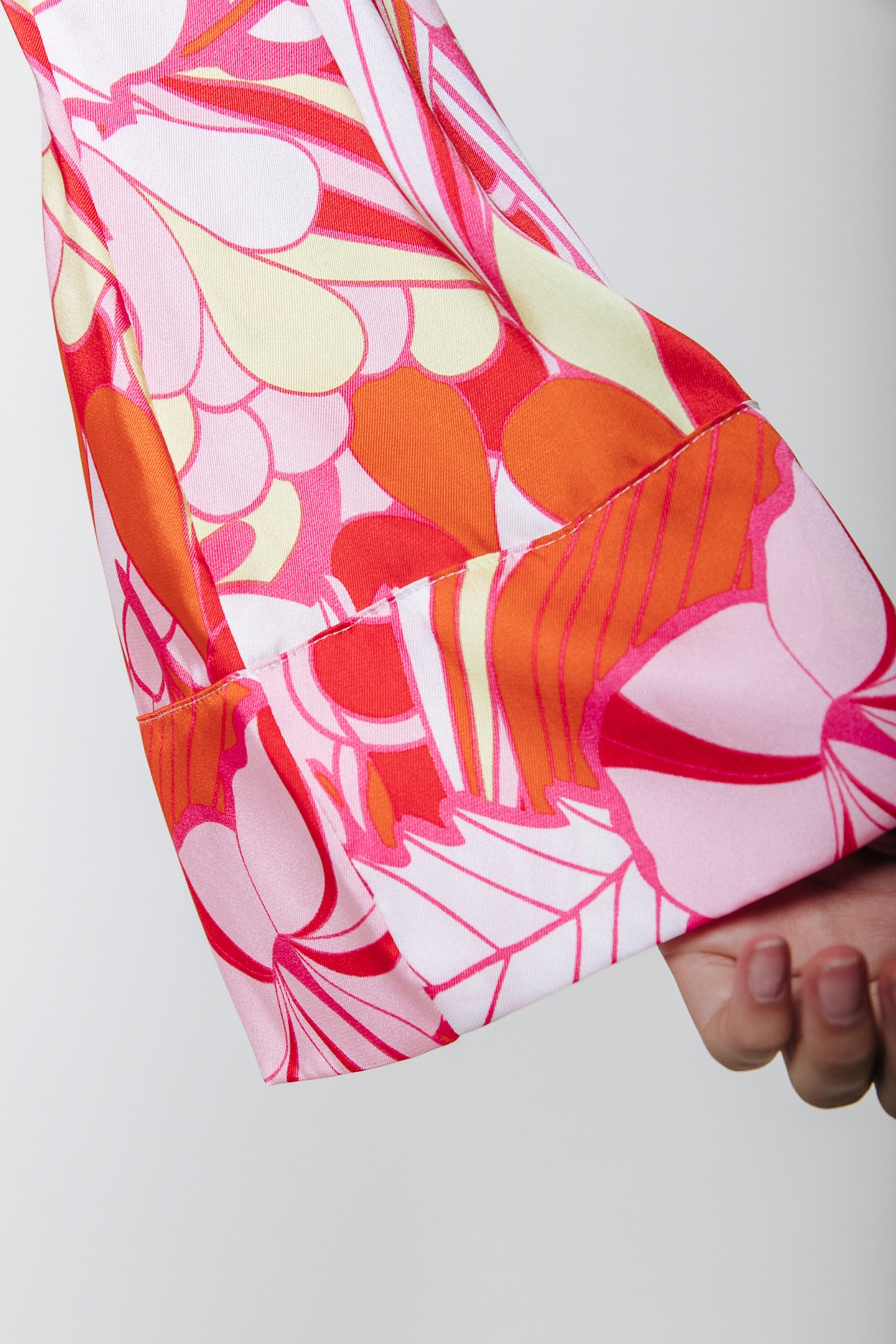 TIA BIG FLOWER KIMONO SLEEVE BLOUSE MULTICOLOR 4