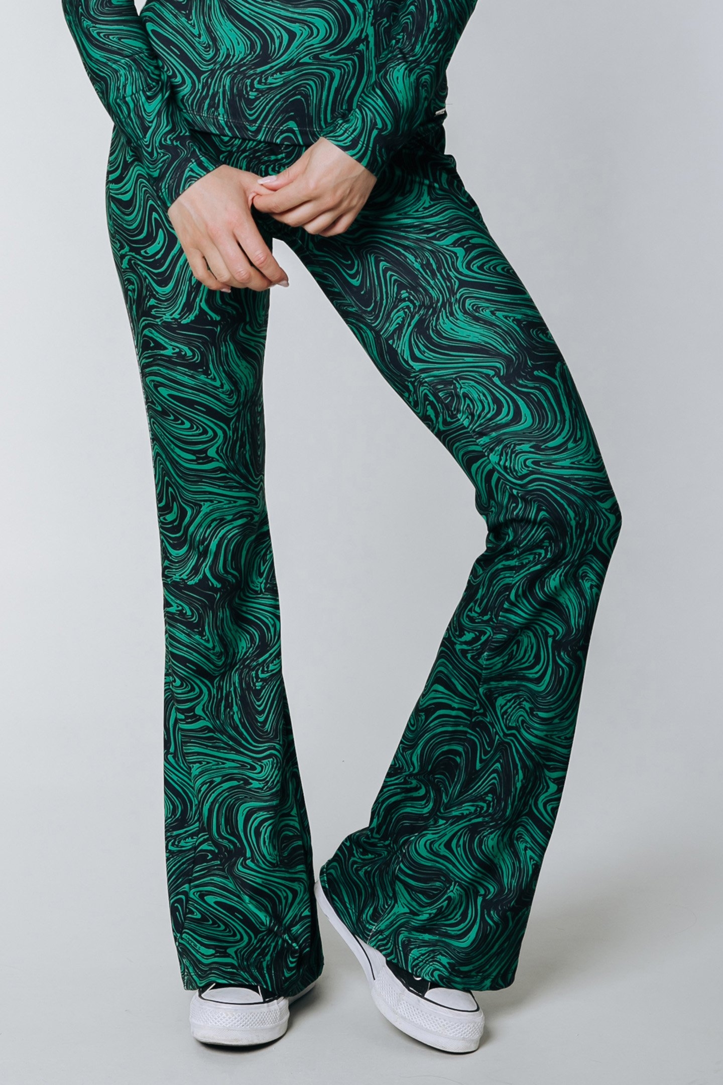 LIQUID PAINT PEACHED EXTRA FLARE PANTS GREEN 1