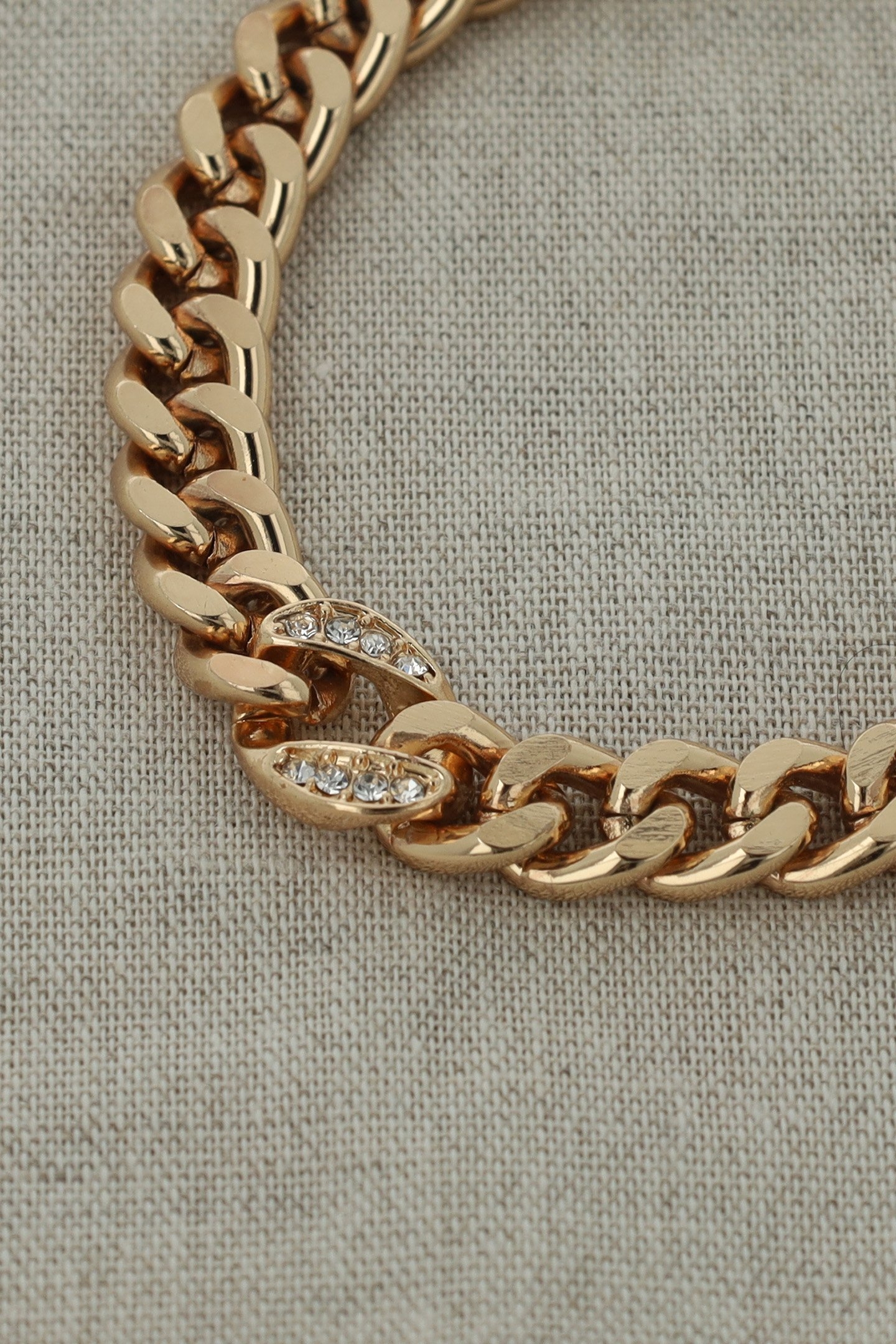 CRYSTAL SHACKLE BRACELET 3