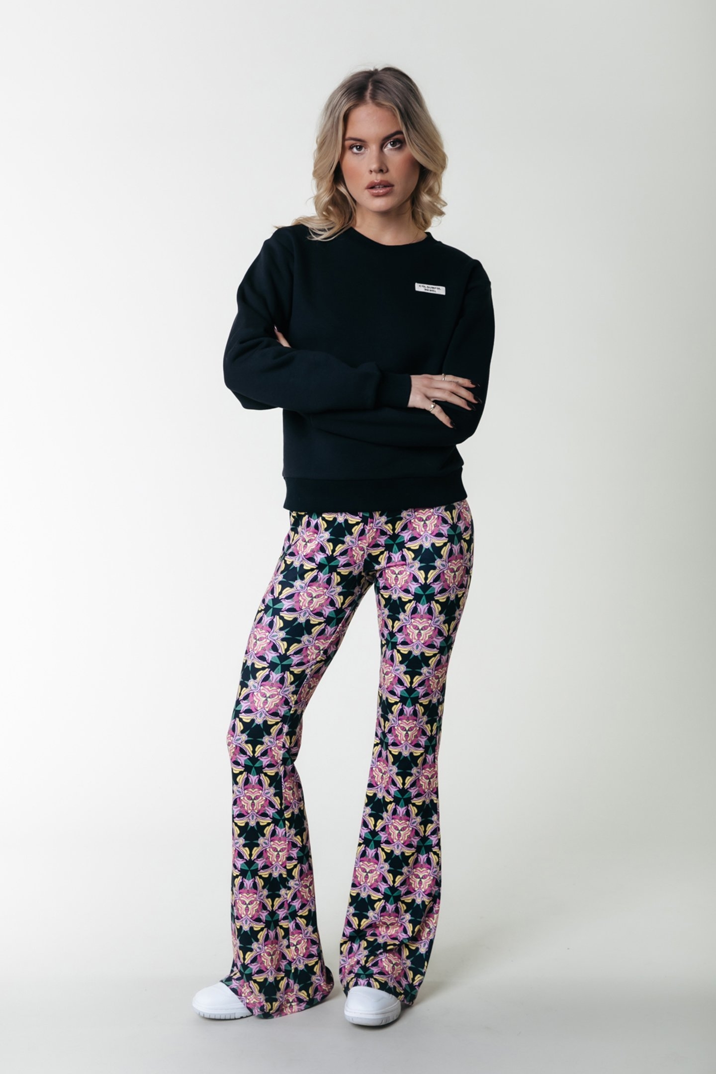 GRAPHIC FLOWER PEACHED EXTRA FLARE PANTS CANDY PINK 1