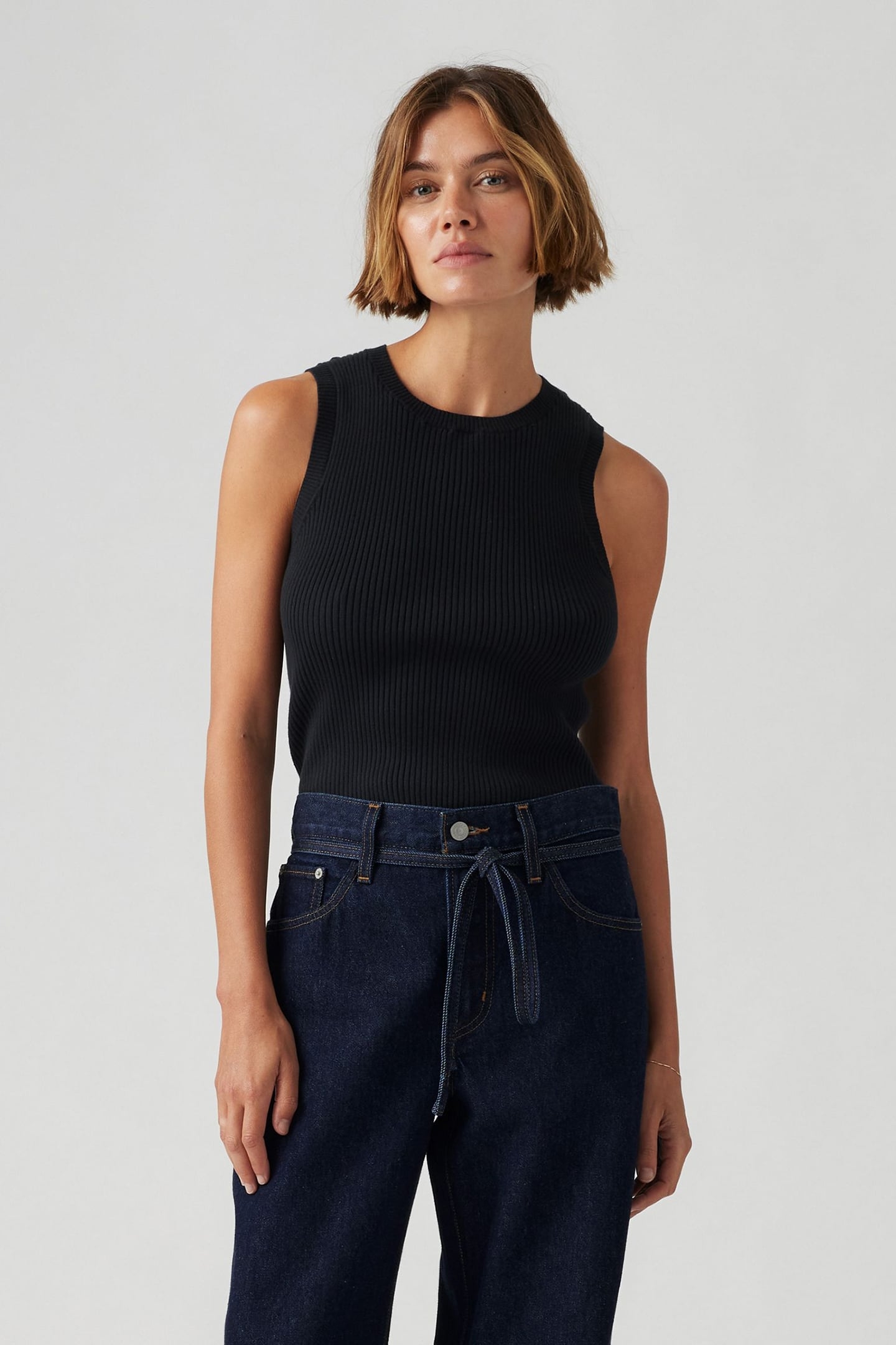 TULIP TANK ANTHRACITE NIGHT 1