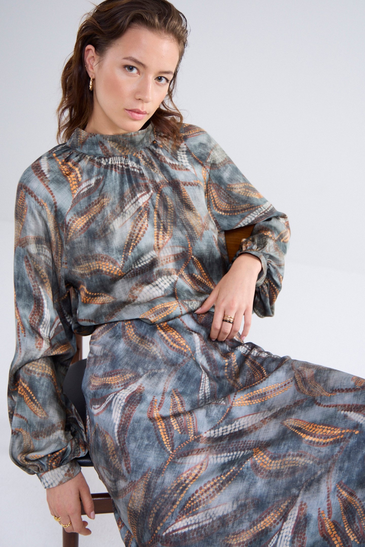 SKIRT DOTTED LEAFS GREYS 5