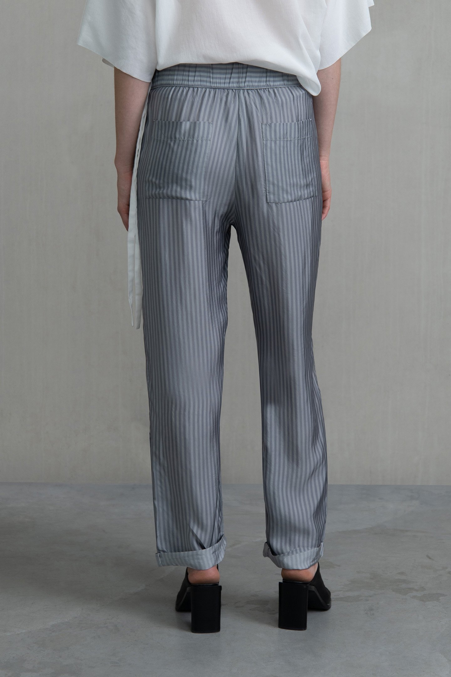 SANDA R TROUSERS IRON 2