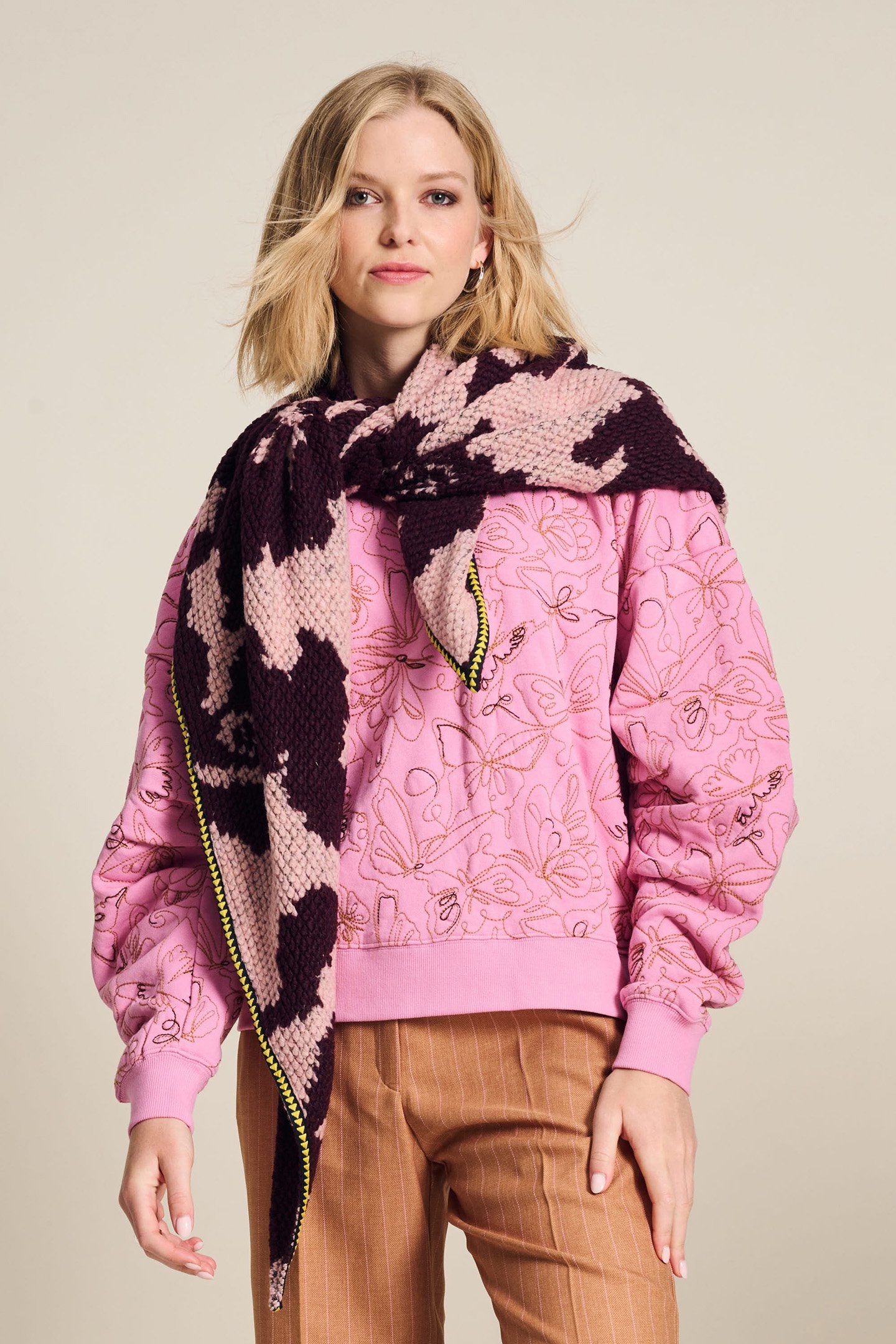 SHAWL - CAMO RED PINK 2