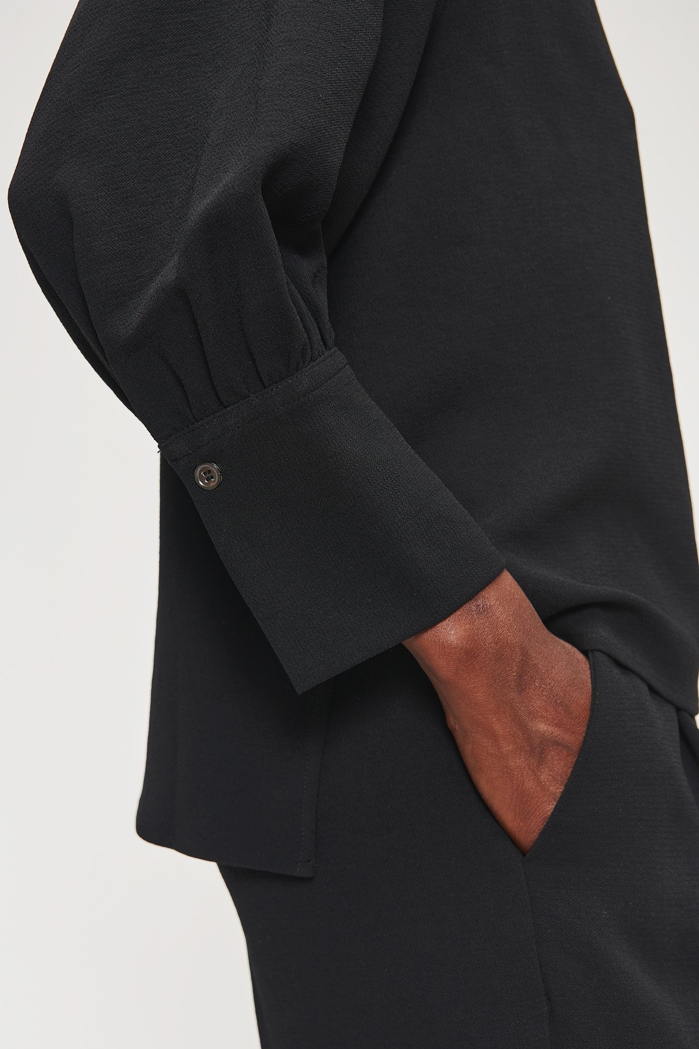 RECYCLED POLY SLEEK TOP BLACK 7