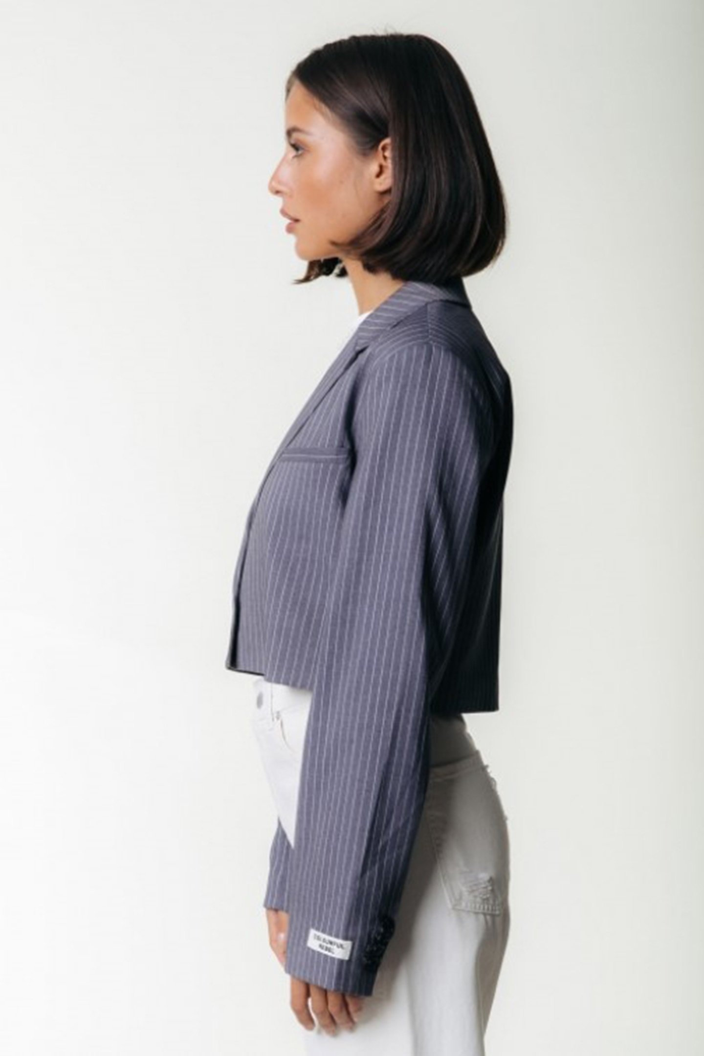 WINOAH STRIPE CROPPED BLAZER DARK GREY 3