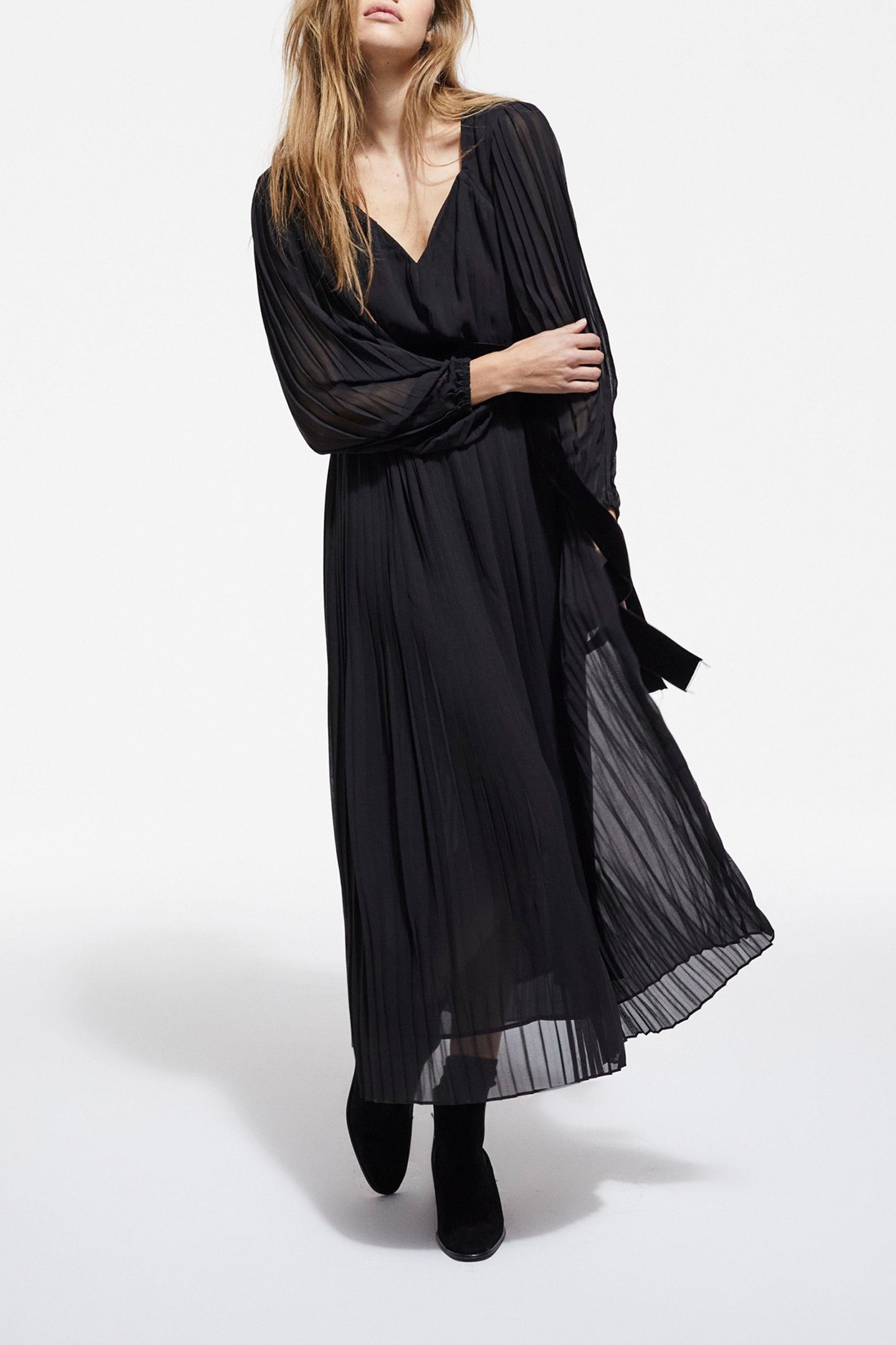 LONG PLEATED VELVET DRESS WITH BELT BLACK 1